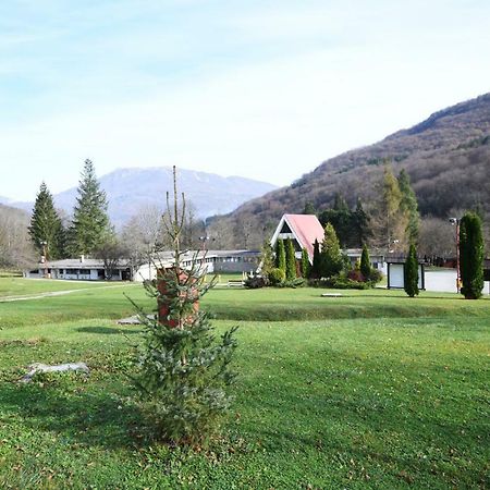 Np Sutjeska Paviljon A Hotel Tjentiste Kültér fotó