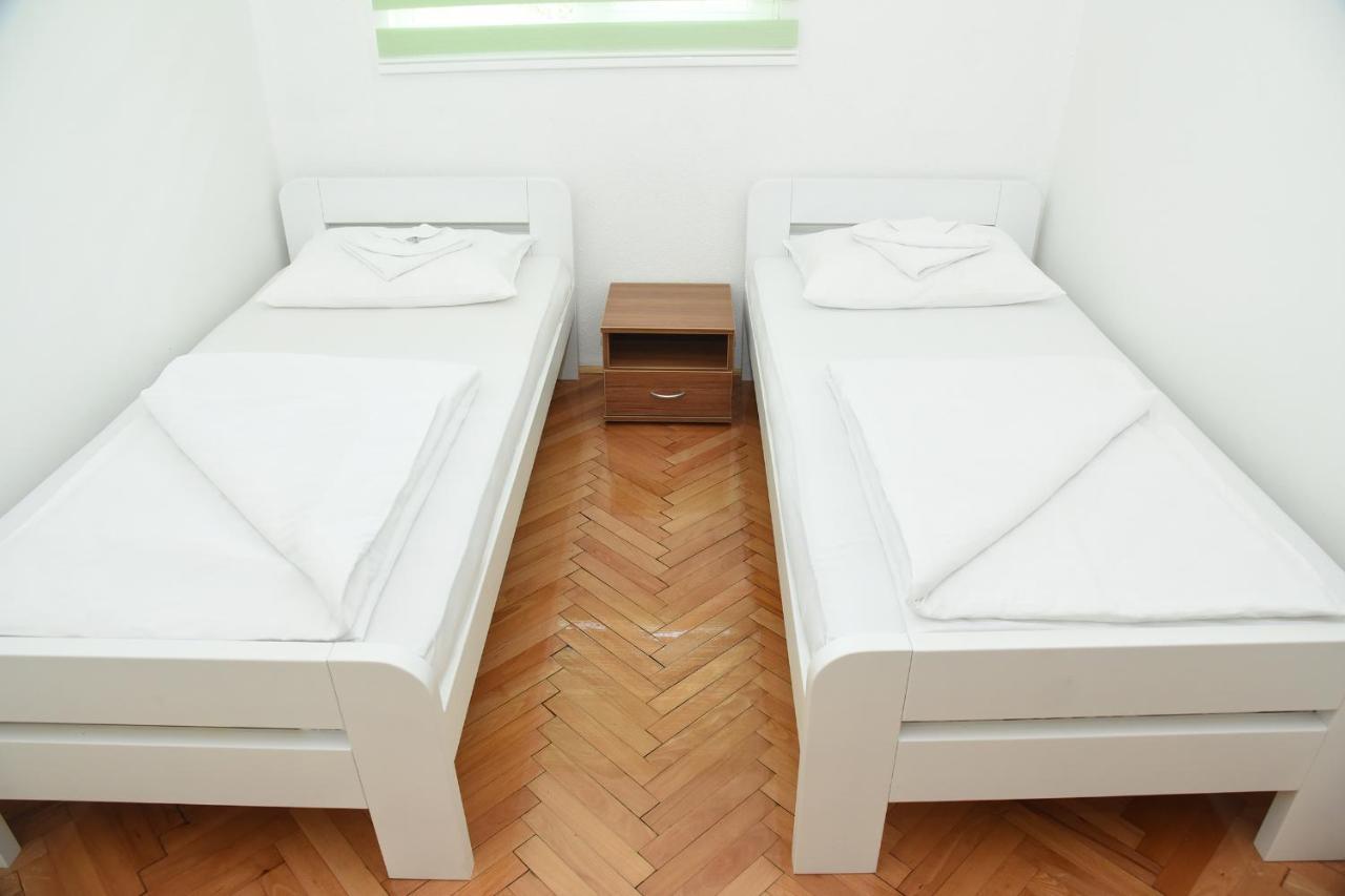 Np Sutjeska Paviljon A Hotel Tjentiste Kültér fotó