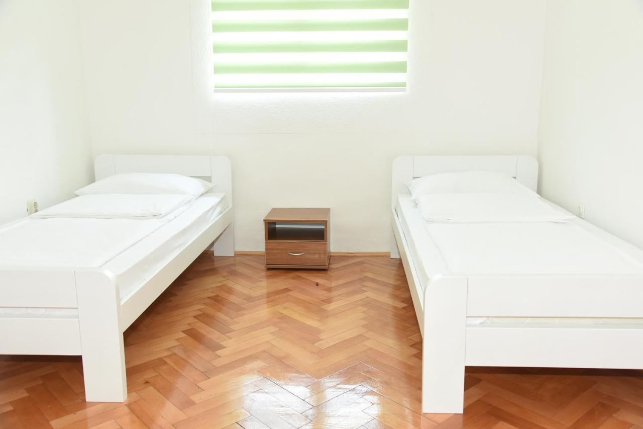 Np Sutjeska Paviljon A Hotel Tjentiste Kültér fotó