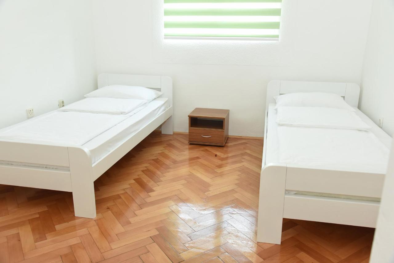 Np Sutjeska Paviljon A Hotel Tjentiste Kültér fotó