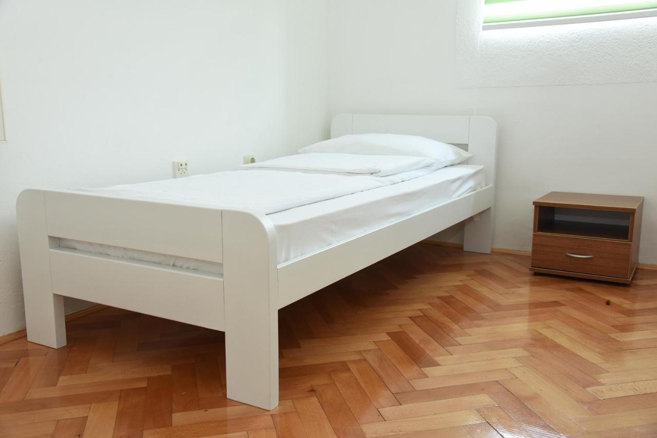 Np Sutjeska Paviljon A Hotel Tjentiste Kültér fotó