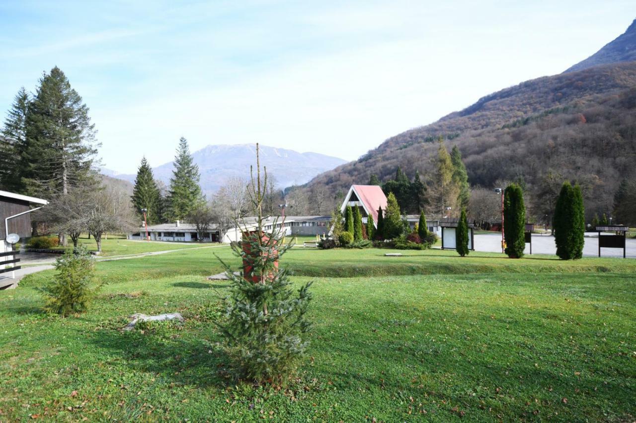 Np Sutjeska Paviljon A Hotel Tjentiste Kültér fotó